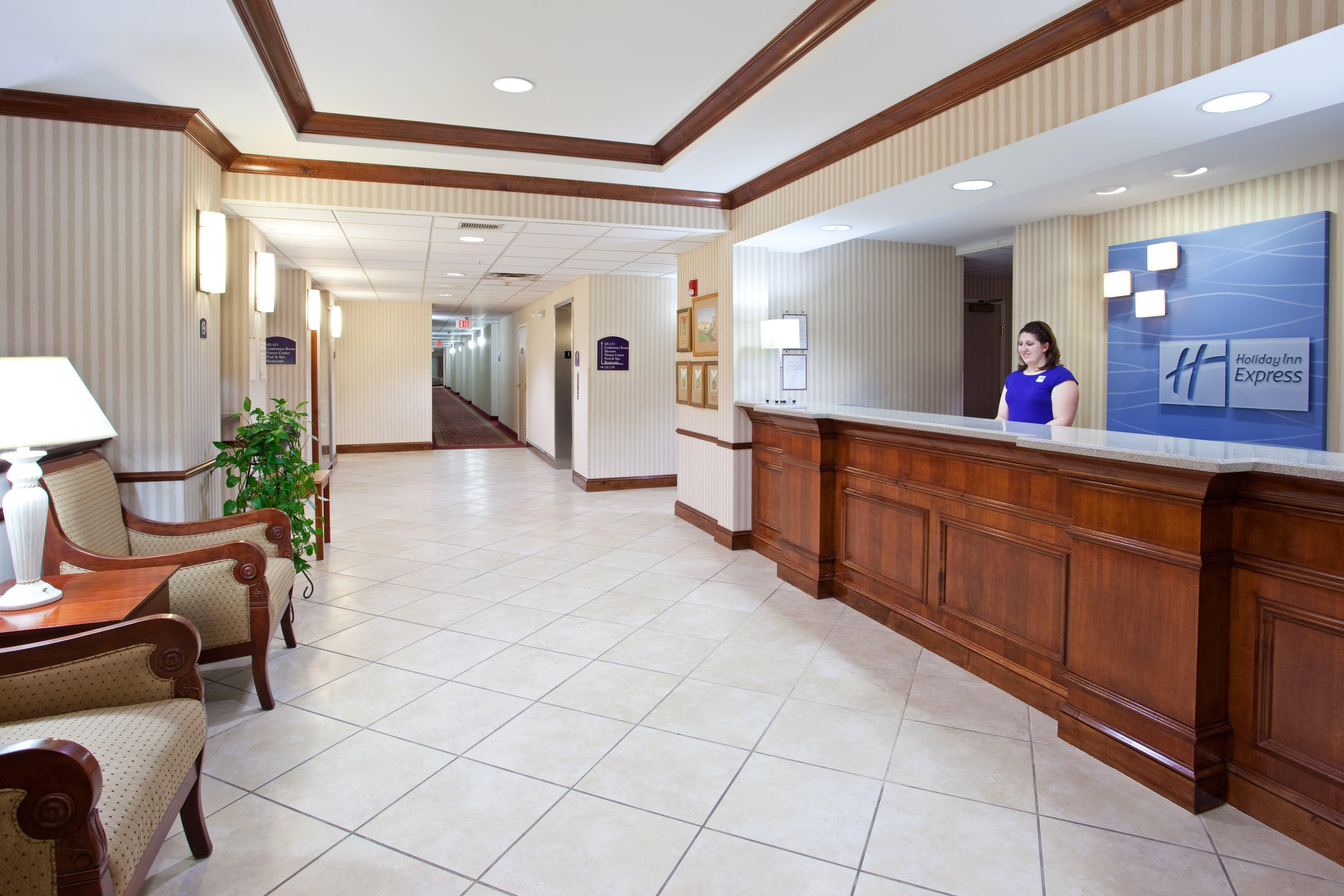 Holiday Inn Express Hotel & Suites Marion By Ihg Exteriör bild