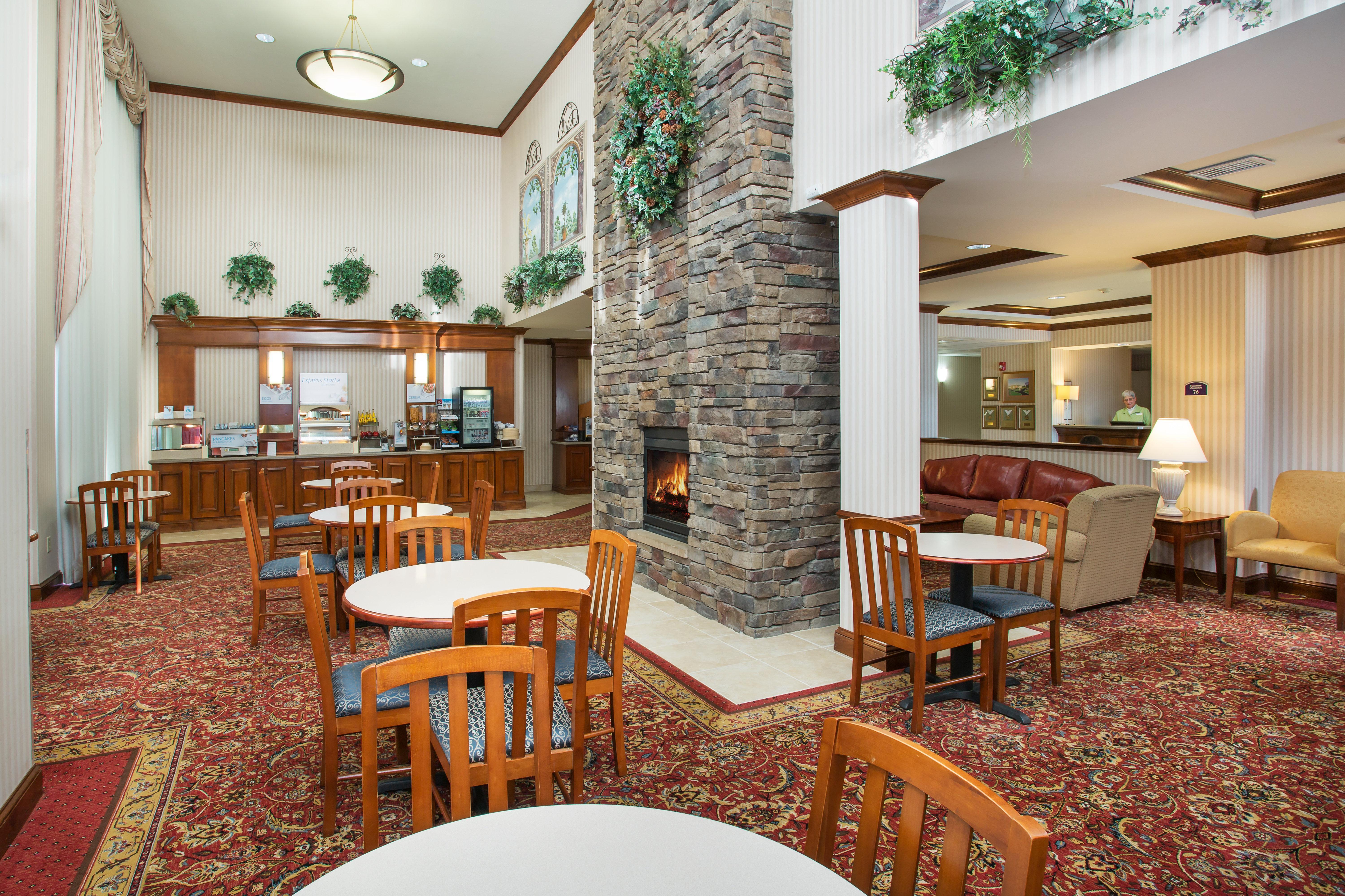 Holiday Inn Express Hotel & Suites Marion By Ihg Exteriör bild