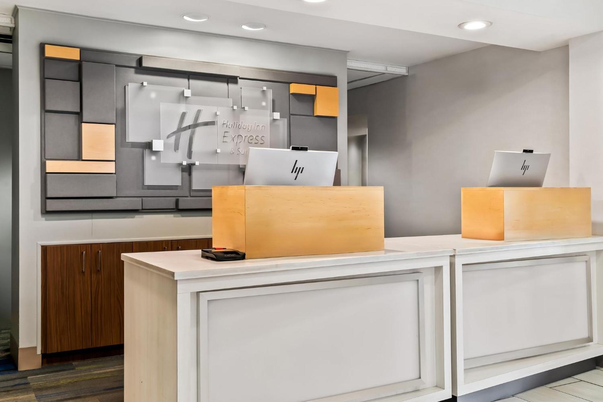 Holiday Inn Express Hotel & Suites Marion By Ihg Exteriör bild
