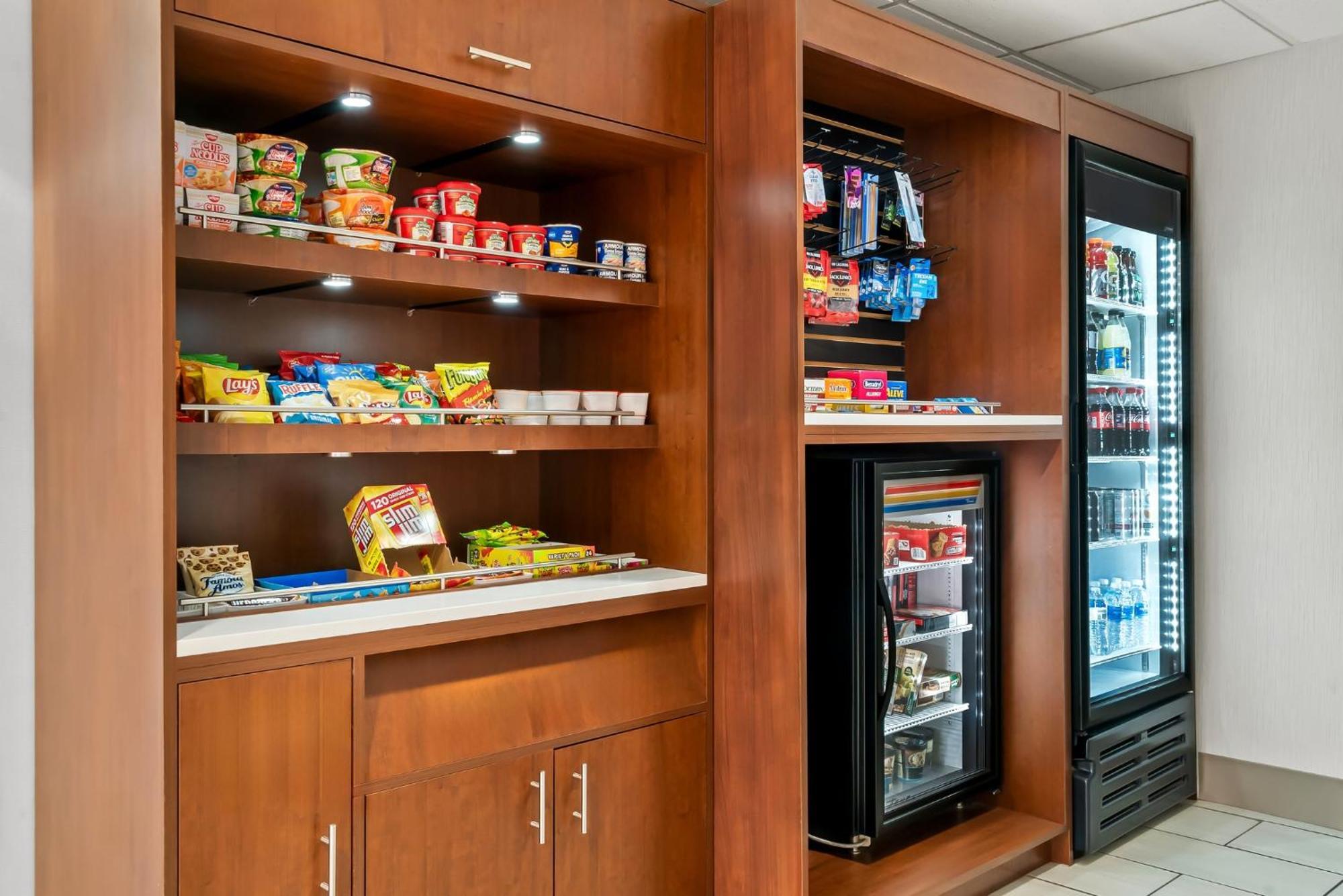 Holiday Inn Express Hotel & Suites Marion By Ihg Exteriör bild