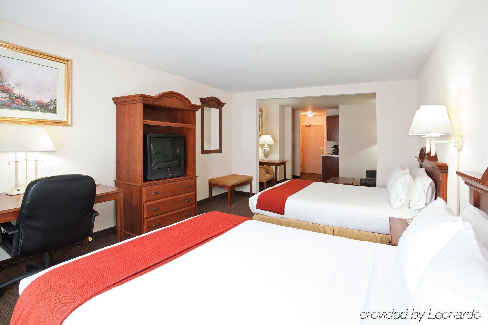 Holiday Inn Express Hotel & Suites Marion By Ihg Rum bild