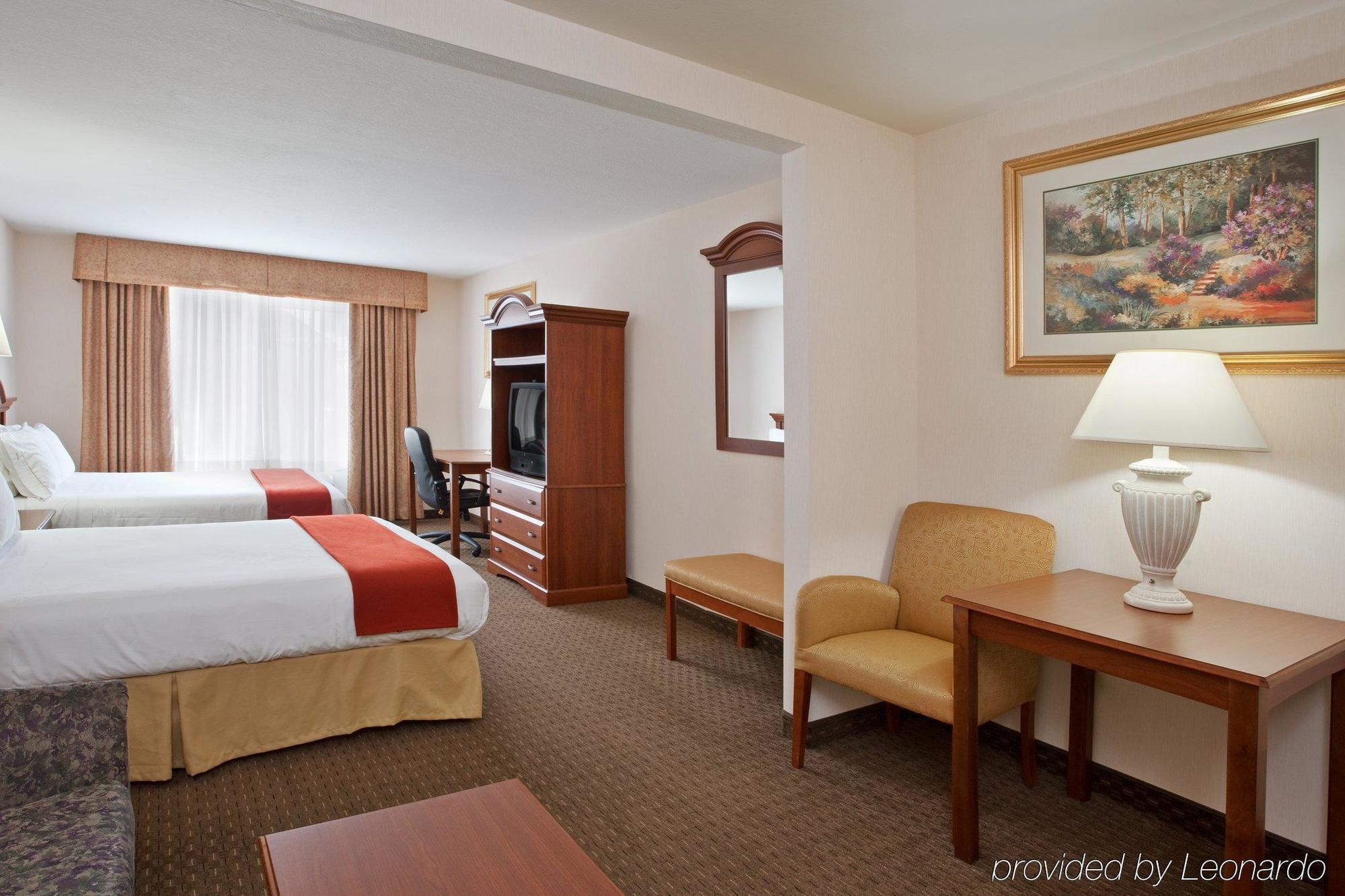 Holiday Inn Express Hotel & Suites Marion By Ihg Rum bild