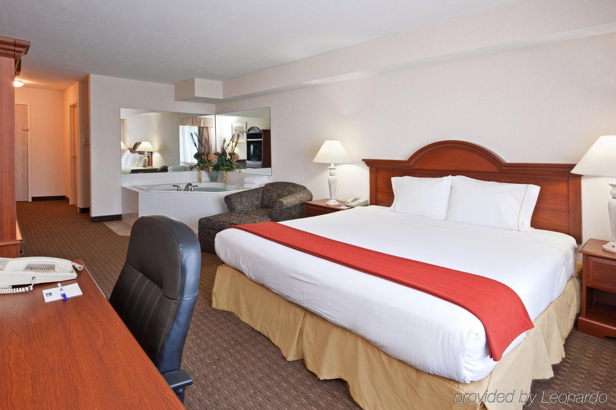 Holiday Inn Express Hotel & Suites Marion By Ihg Rum bild
